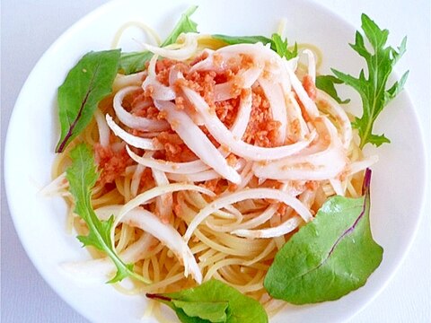 新たまねぎと鮭フレークのパスタ